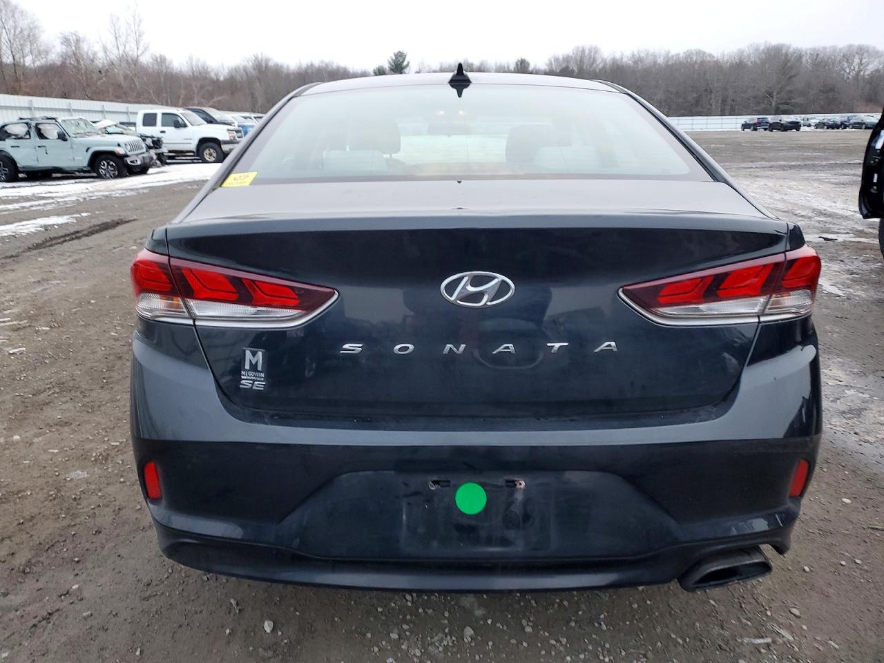 2018 HYUNDAI SONATA SE photo 16