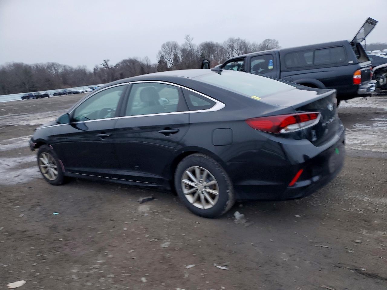 2018 HYUNDAI SONATA SE photo 4