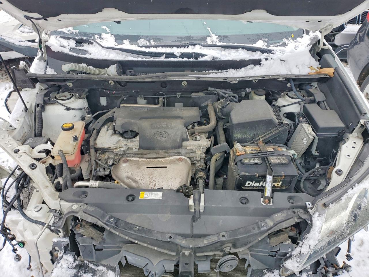 2015 TOYOTA RAV4 XLE photo 12