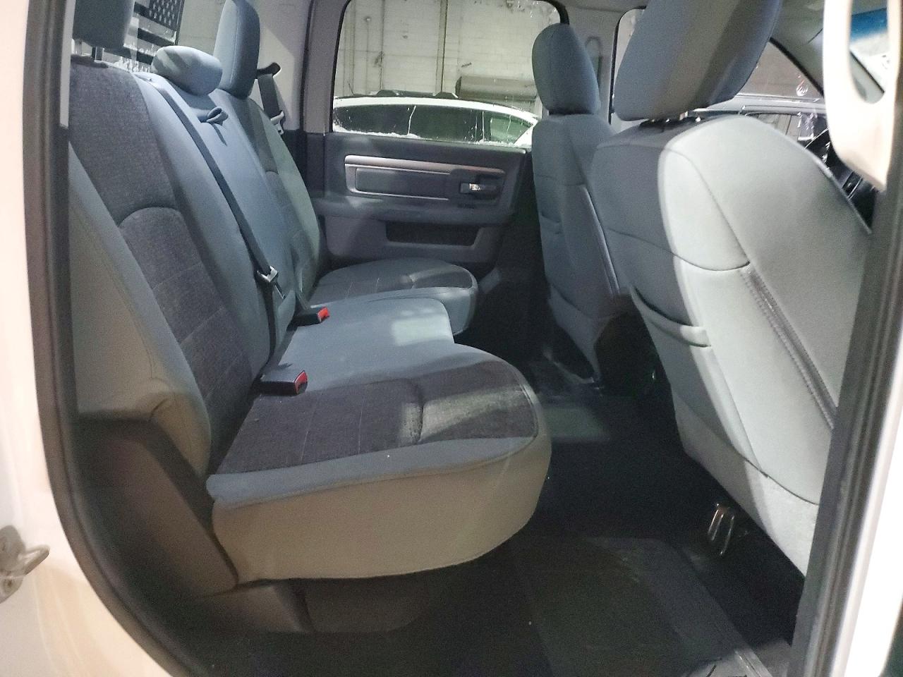 2013 RAM 1500 SLT photo 28