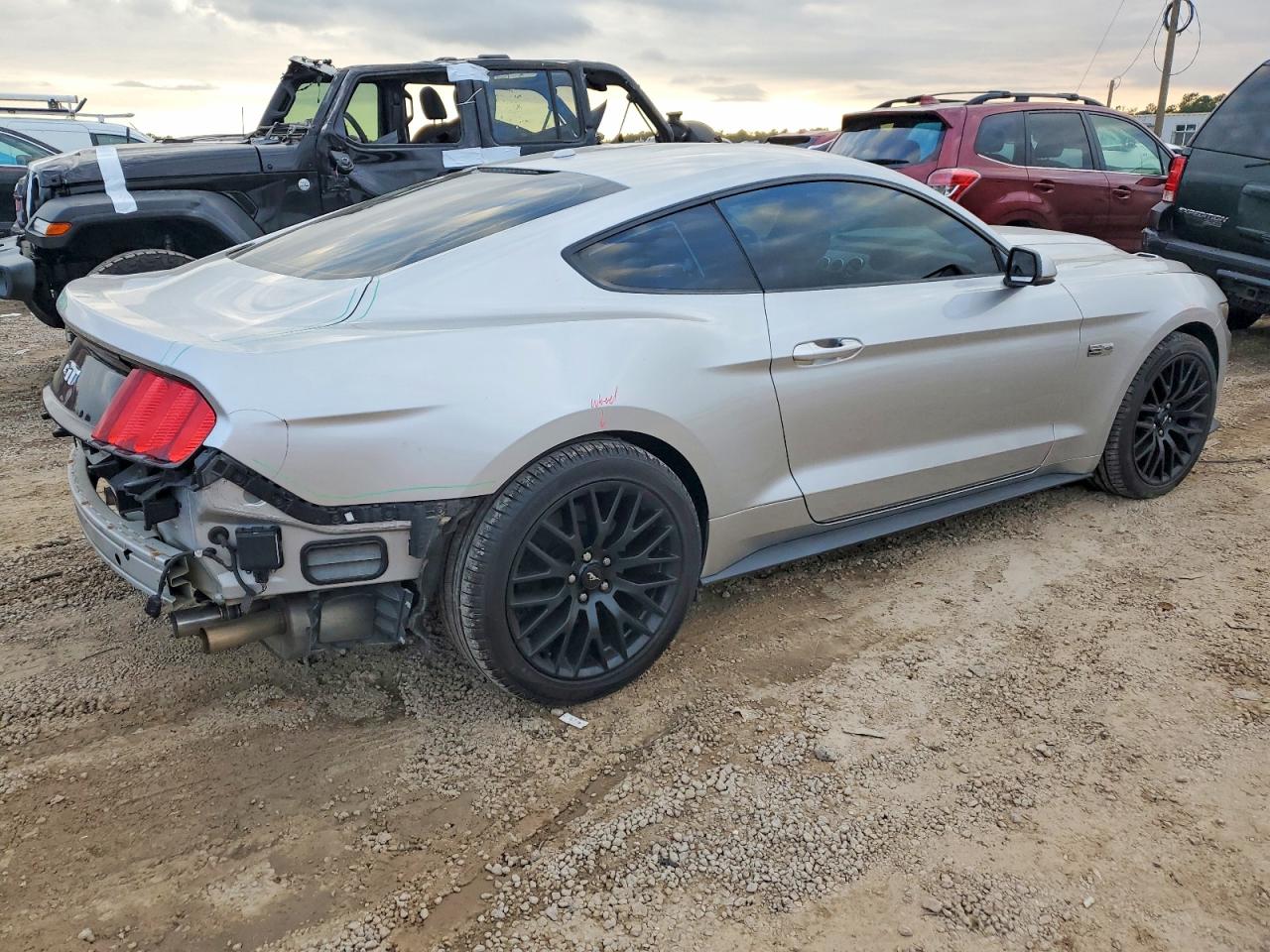 2017 FORD MUSTANG GT photo 3