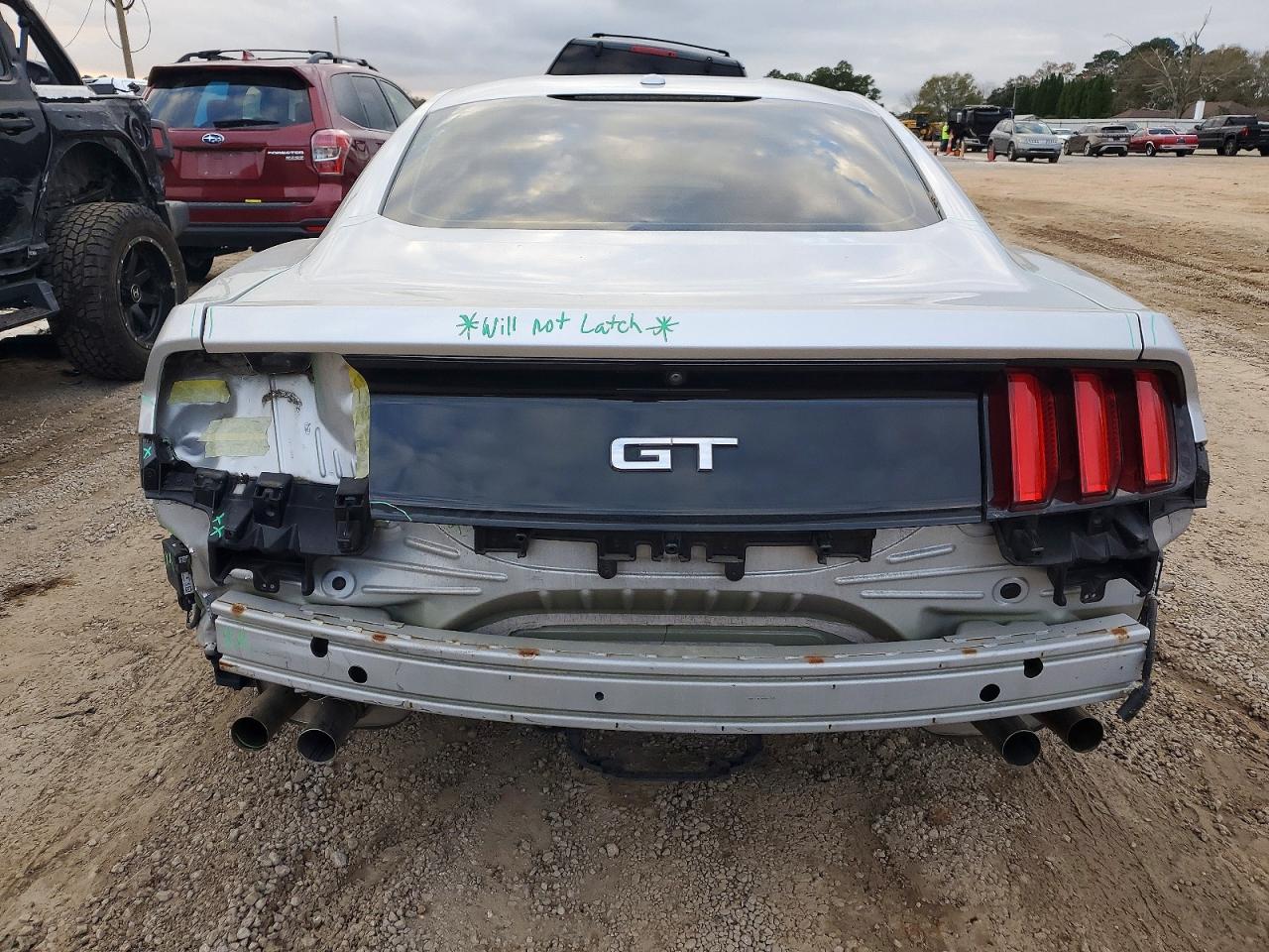 2017 FORD MUSTANG GT photo 6