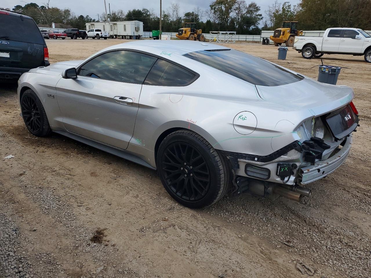 2017 FORD MUSTANG GT photo 2