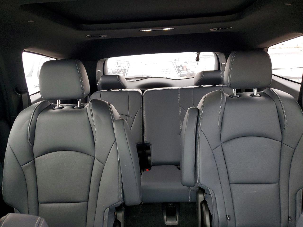 2022 BUICK ENCLAVE ESSENCE photo 10