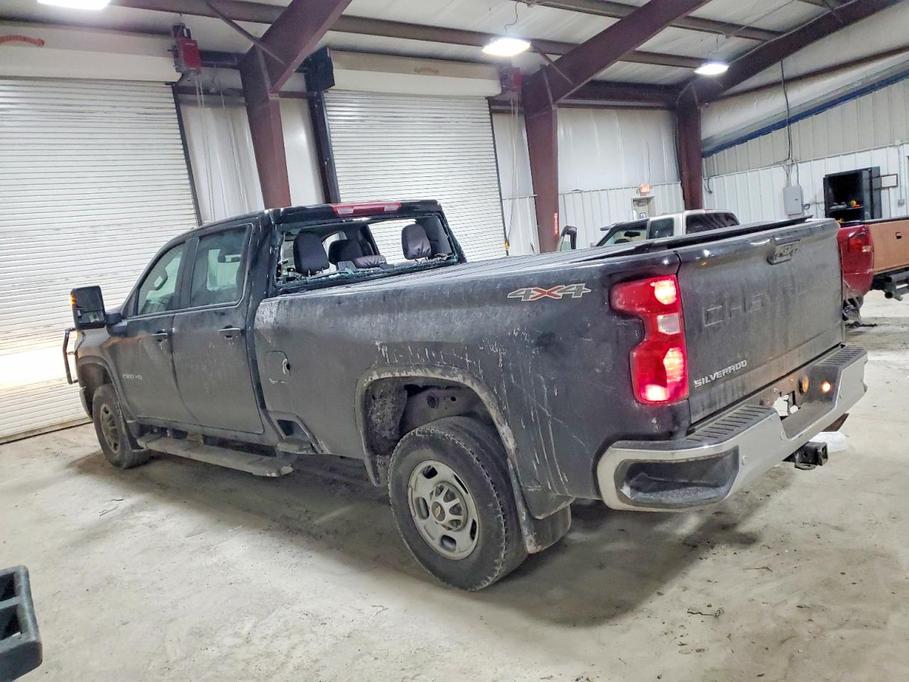 2025 CHEVROLET SILVERADO K2500 HEAVY DUTY photo 2