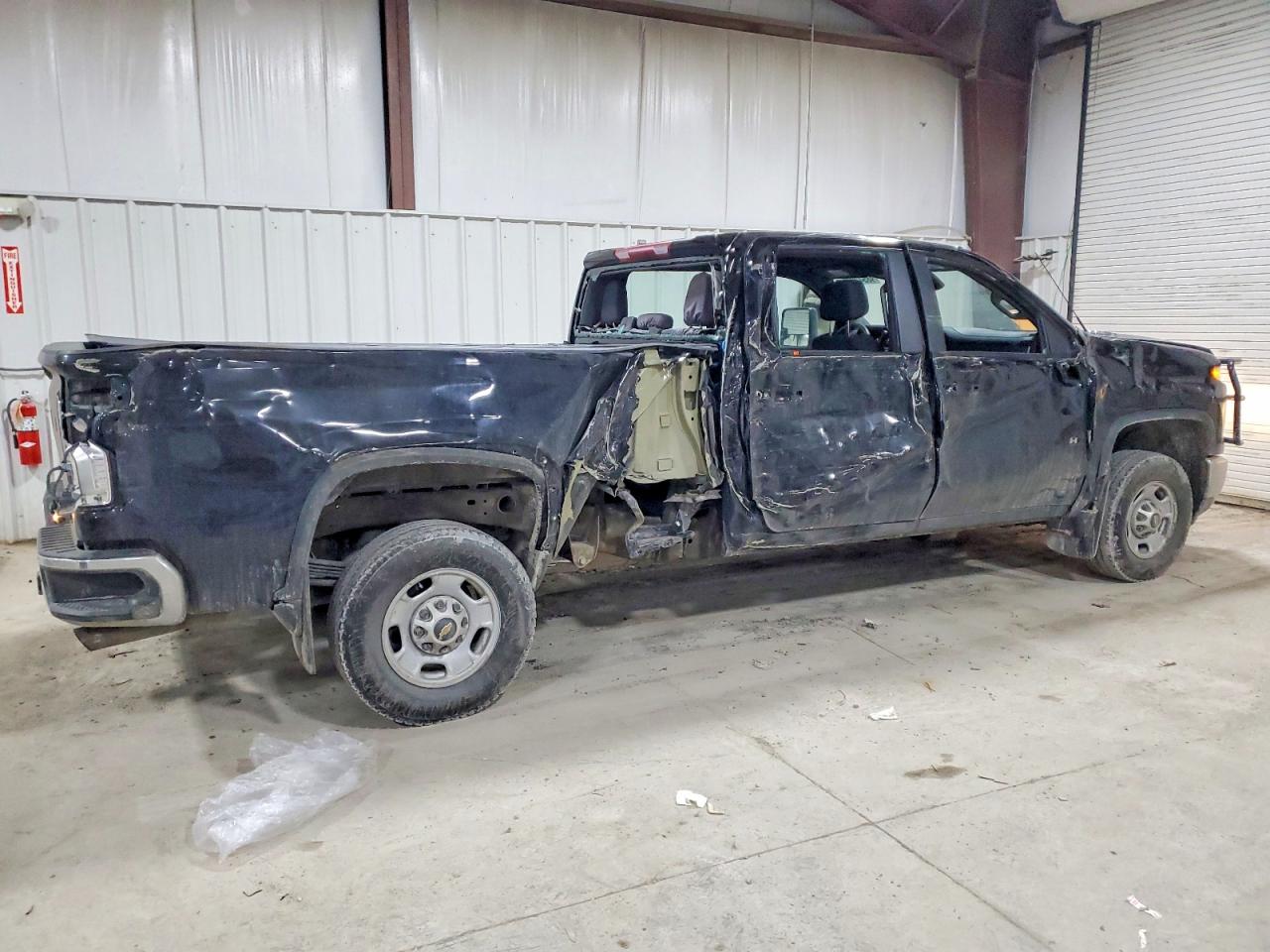 2025 CHEVROLET SILVERADO K2500 HEAVY DUTY photo 3