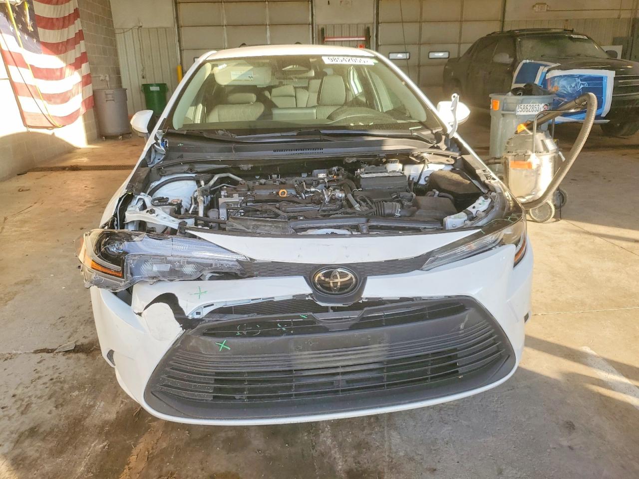 2023 TOYOTA COROLLA LE photo 9