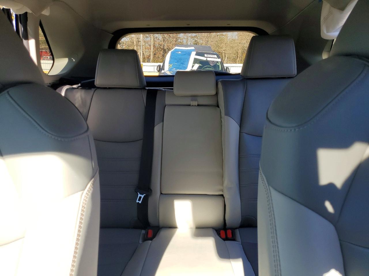2022 TOYOTA RAV4 XLE PREMIUM photo 10