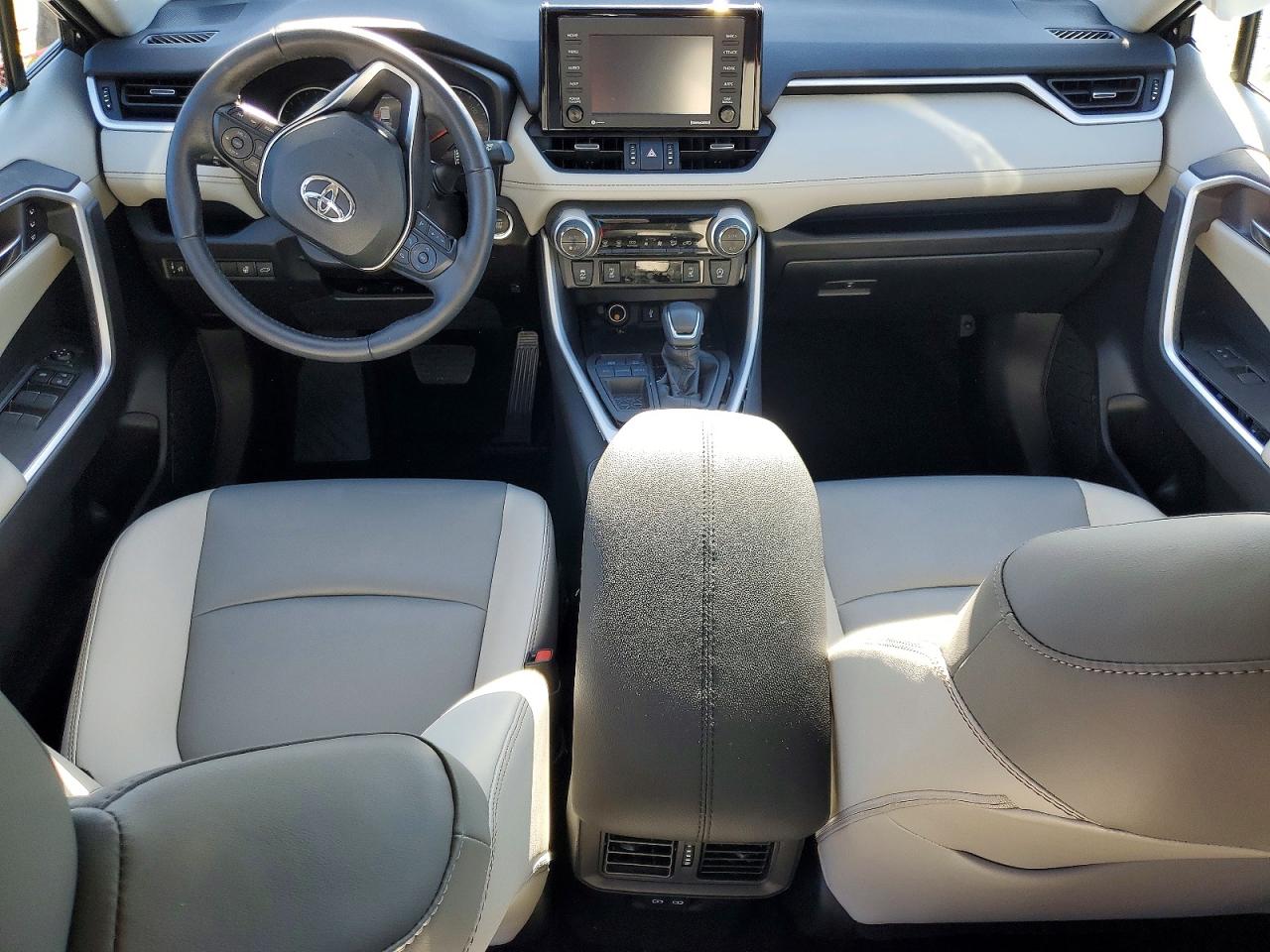2022 TOYOTA RAV4 XLE PREMIUM photo 8