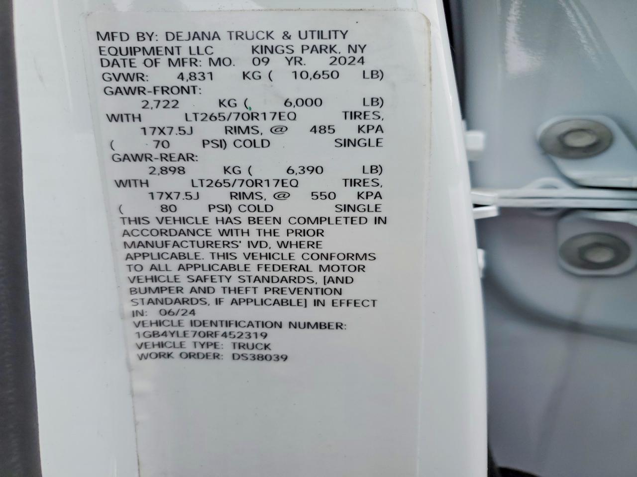 2024 CHEVROLET SILVERADO HD UTILITY / SERVICE TRUCK photo 25