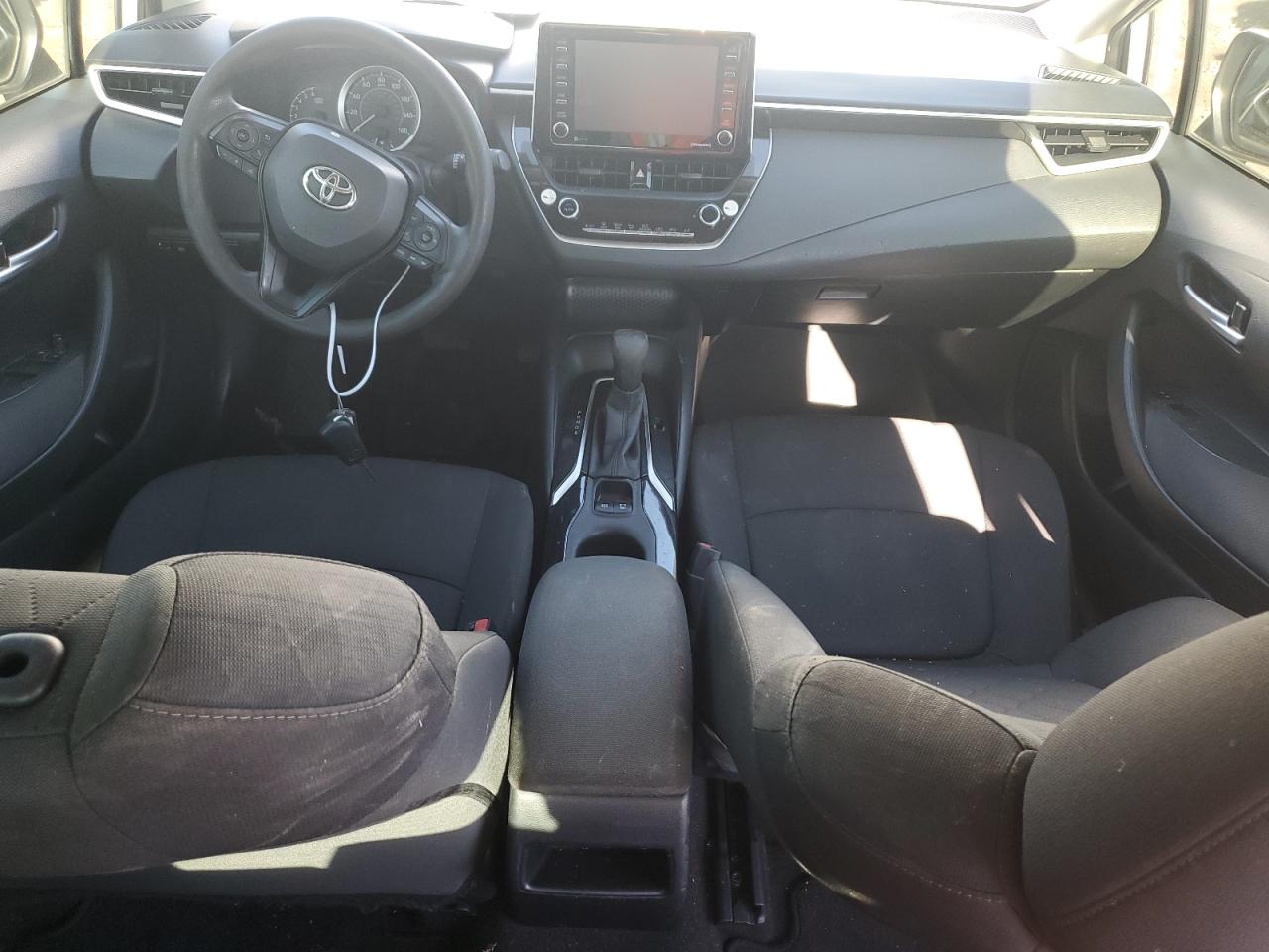 2021 TOYOTA COROLLA LE photo 8