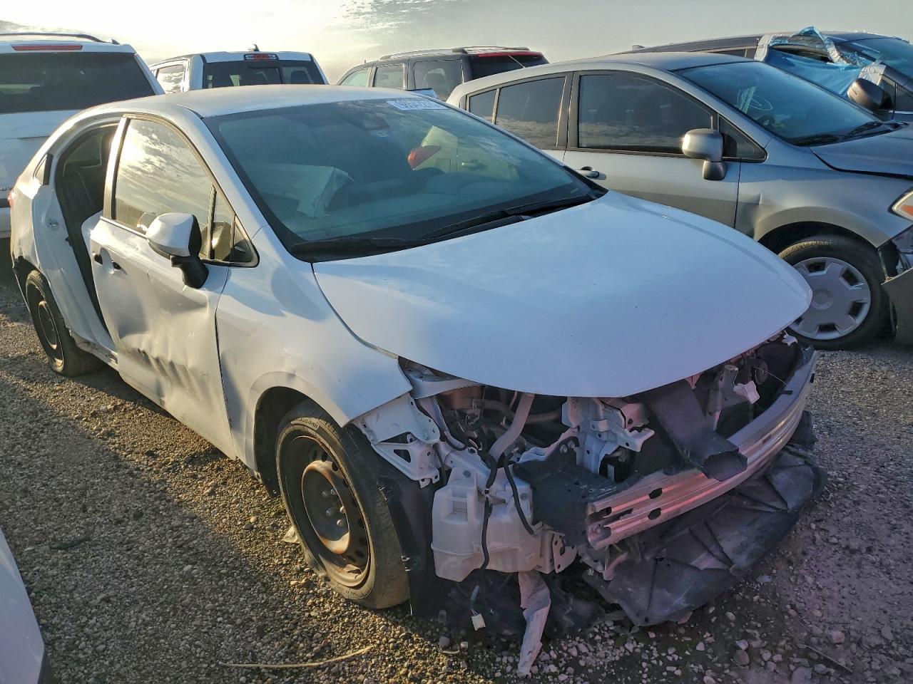 2021 TOYOTA COROLLA LE photo 4