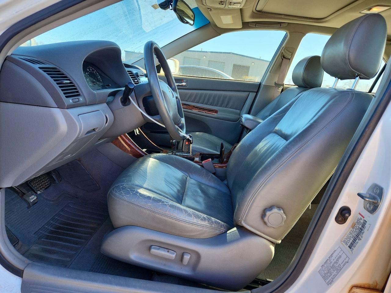 2002 TOYOTA CAMRY LE photo 7