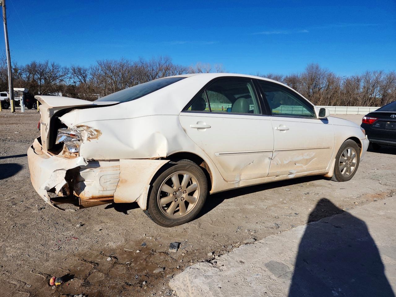 2002 TOYOTA CAMRY LE photo 3