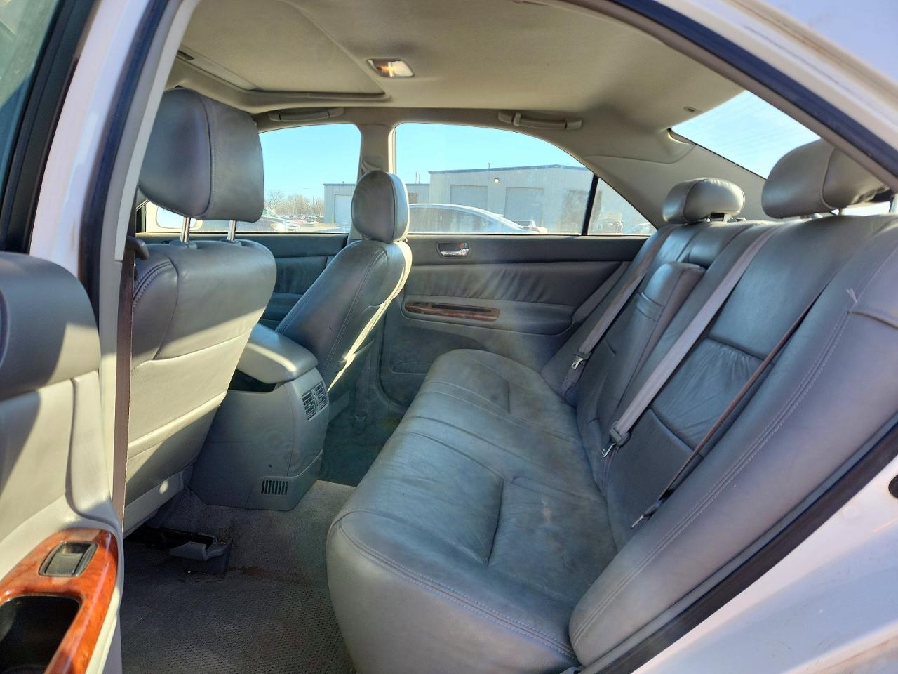 2002 TOYOTA CAMRY LE photo 10