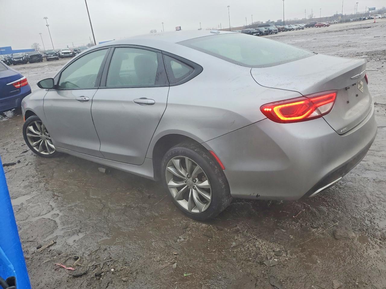 2016 CHRYSLER 200 S photo 2