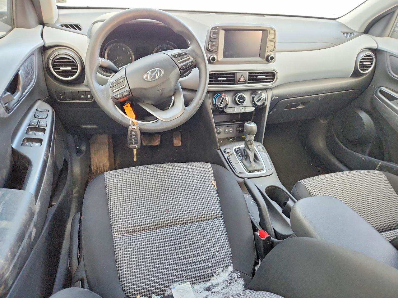2020 HYUNDAI KONA SE photo 8