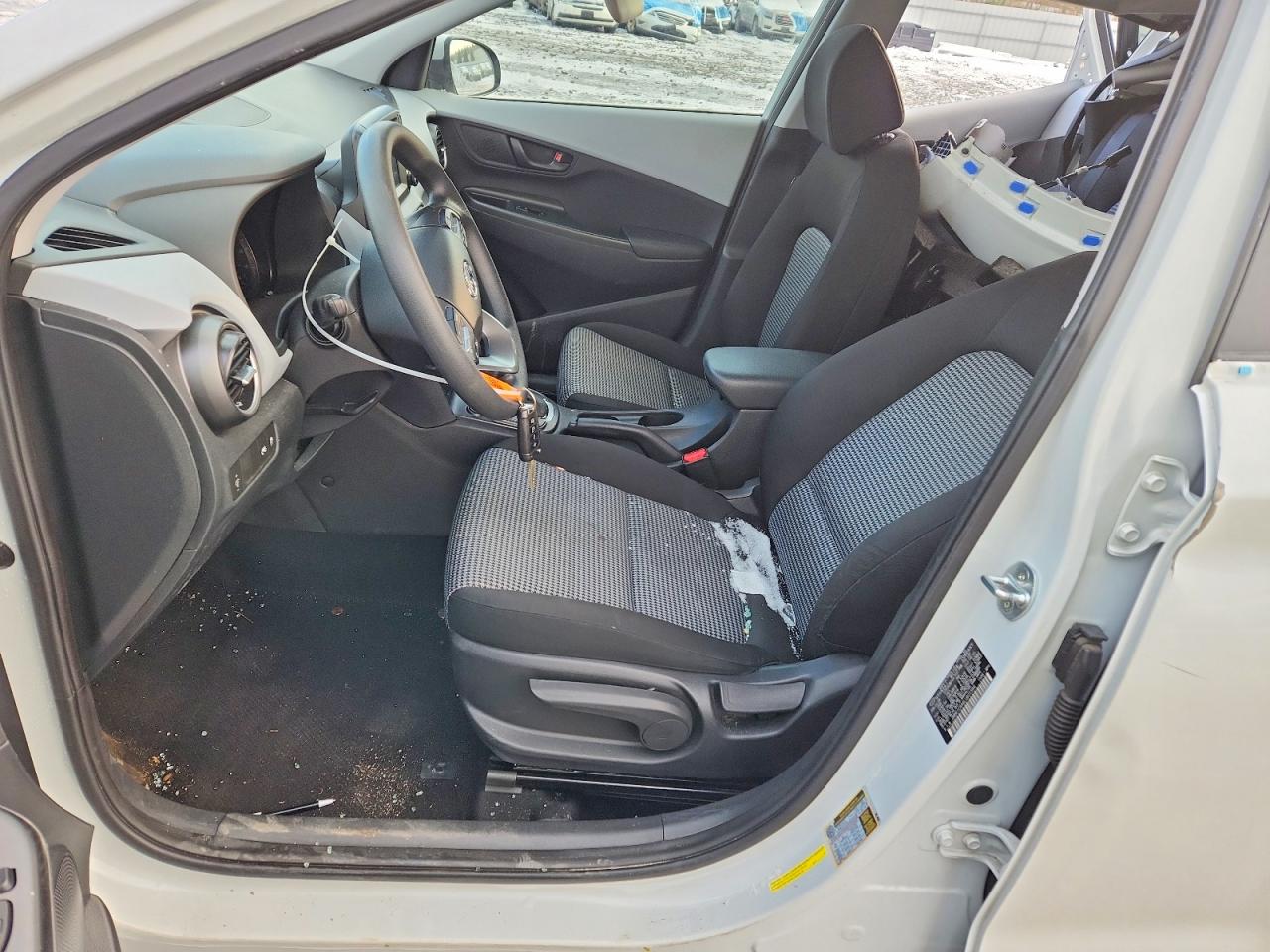 2020 HYUNDAI KONA SE photo 7