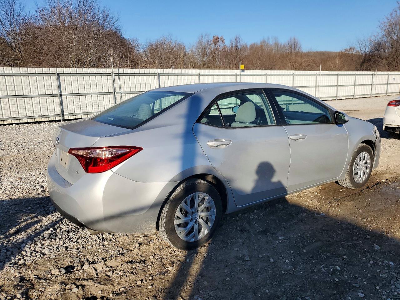 2017 TOYOTA COROLLA L photo 3