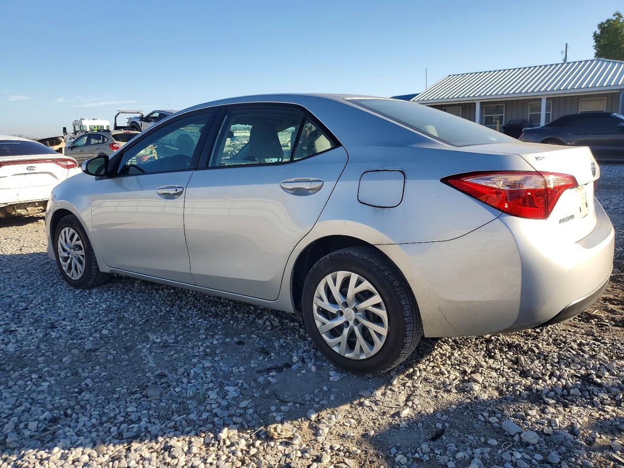 2017 TOYOTA COROLLA L photo 2