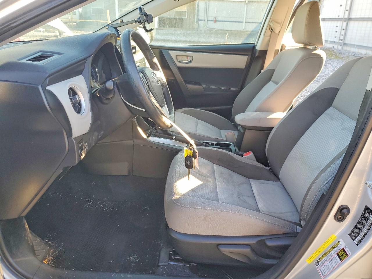 2017 TOYOTA COROLLA L photo 7