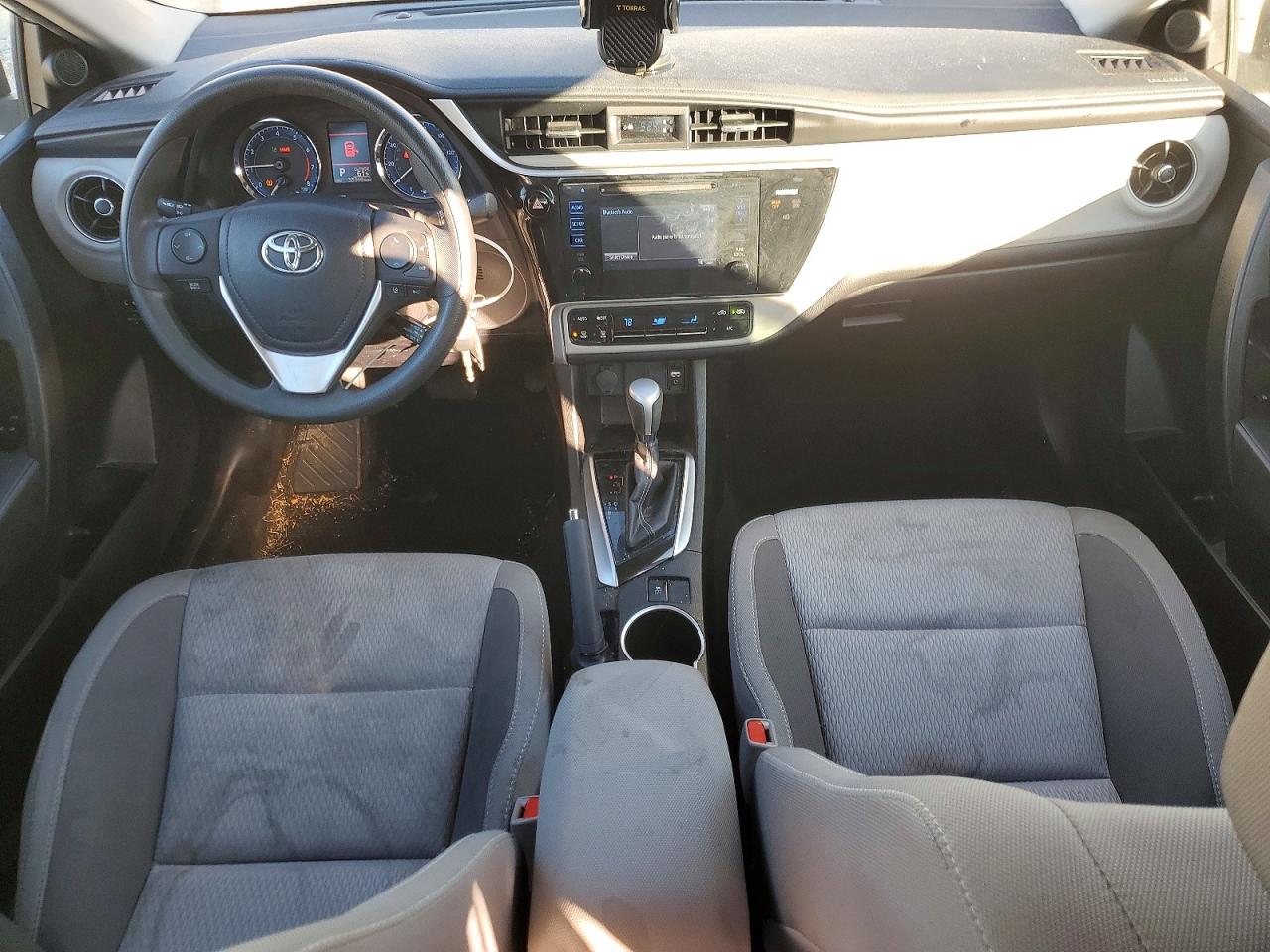 2017 TOYOTA COROLLA L photo 8