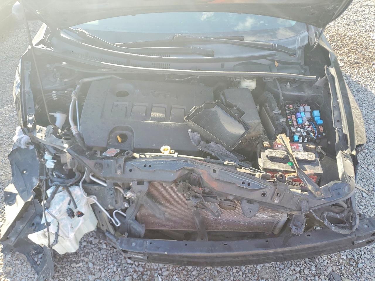 2015 TOYOTA COROLLA L photo 11