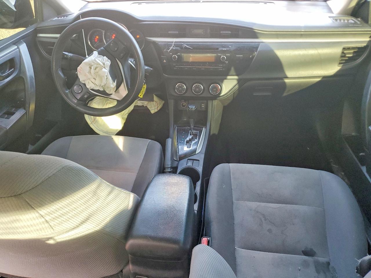2015 TOYOTA COROLLA L photo 8