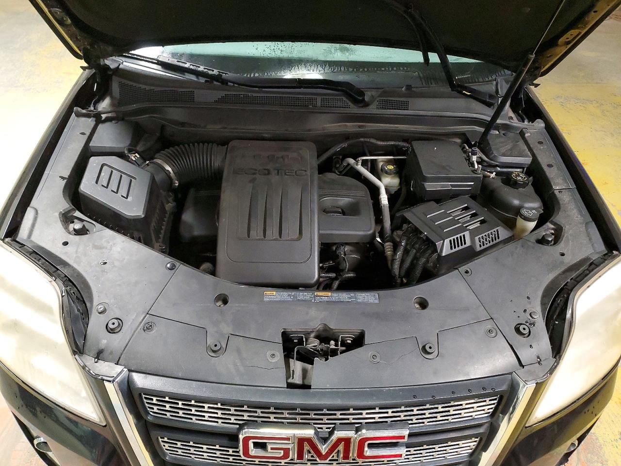 2011 GMC TERRAIN SLT photo 12