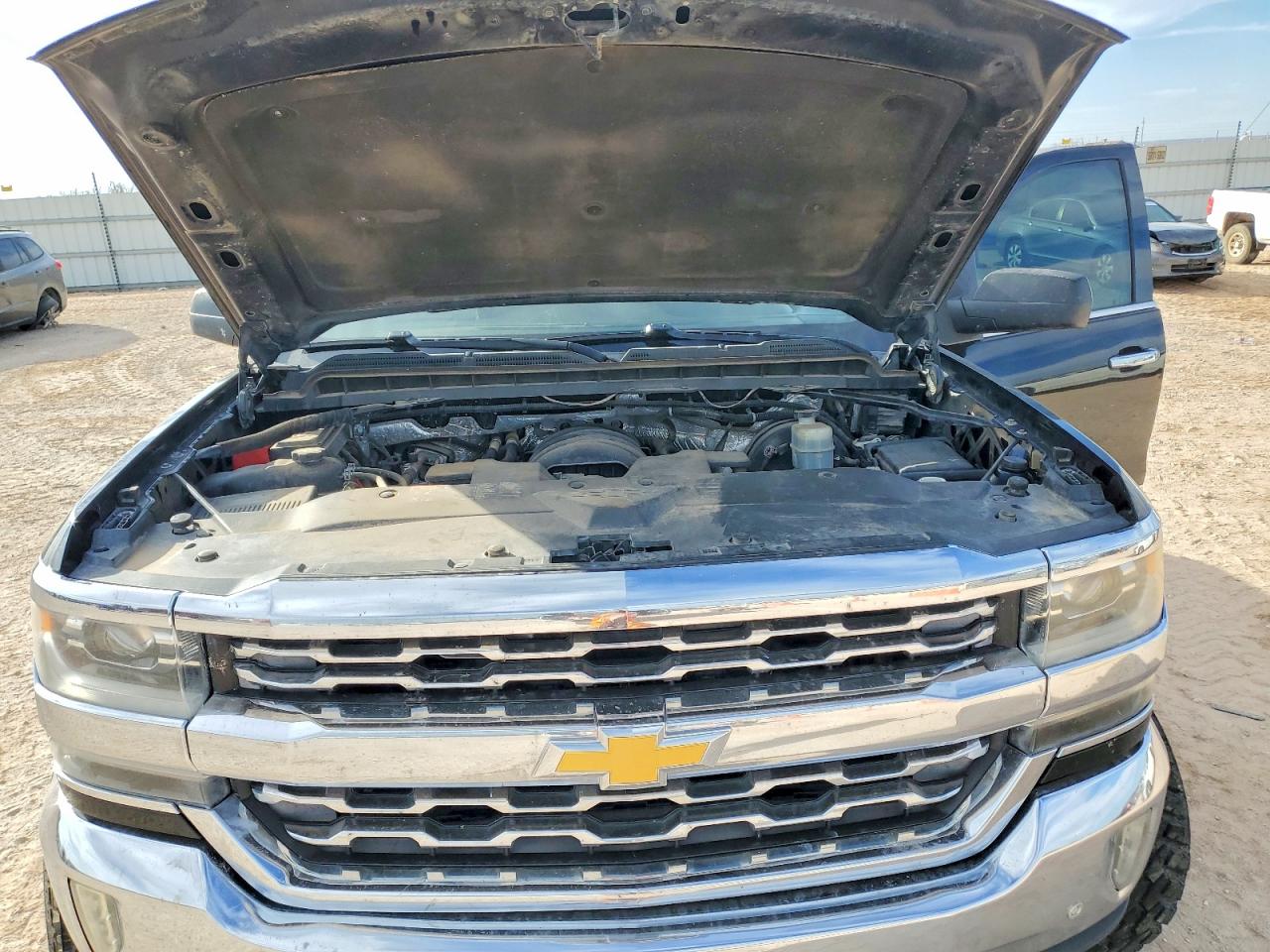 2016 CHEVROLET SILVERADO K1500 LTZ photo 11