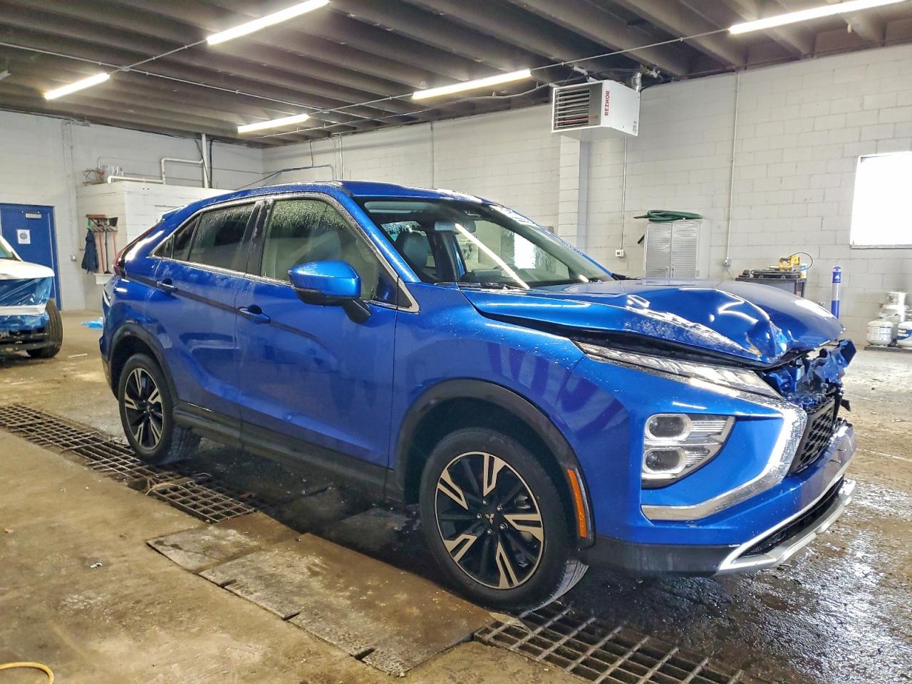 2025 MITSUBISHI ECLIPSE CROSS SE photo 4