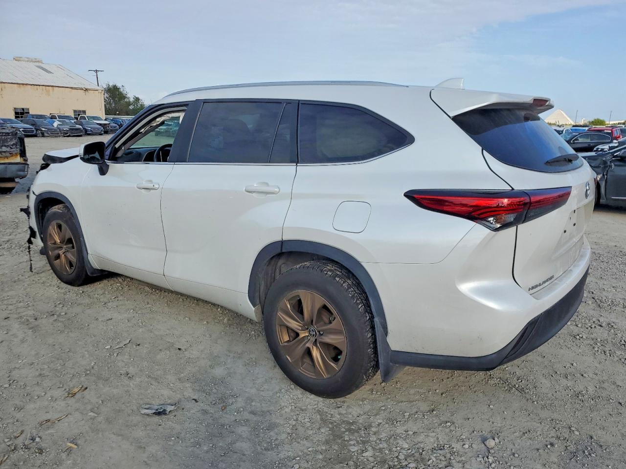 2023 TOYOTA HIGHLANDER HYBRID BRONZE EDITION photo 2