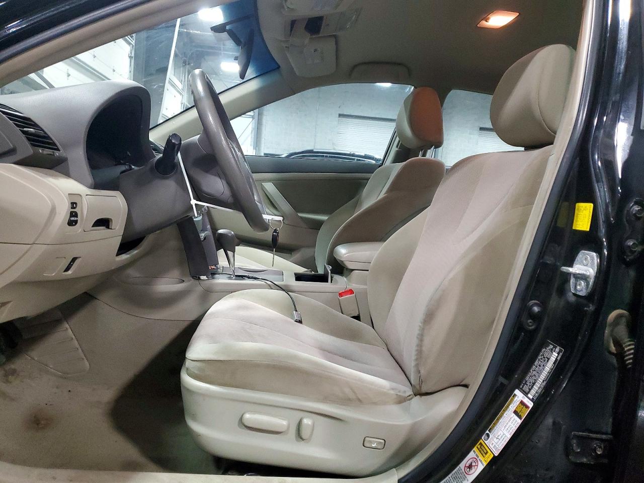 2011 TOYOTA CAMRY BASE photo 7