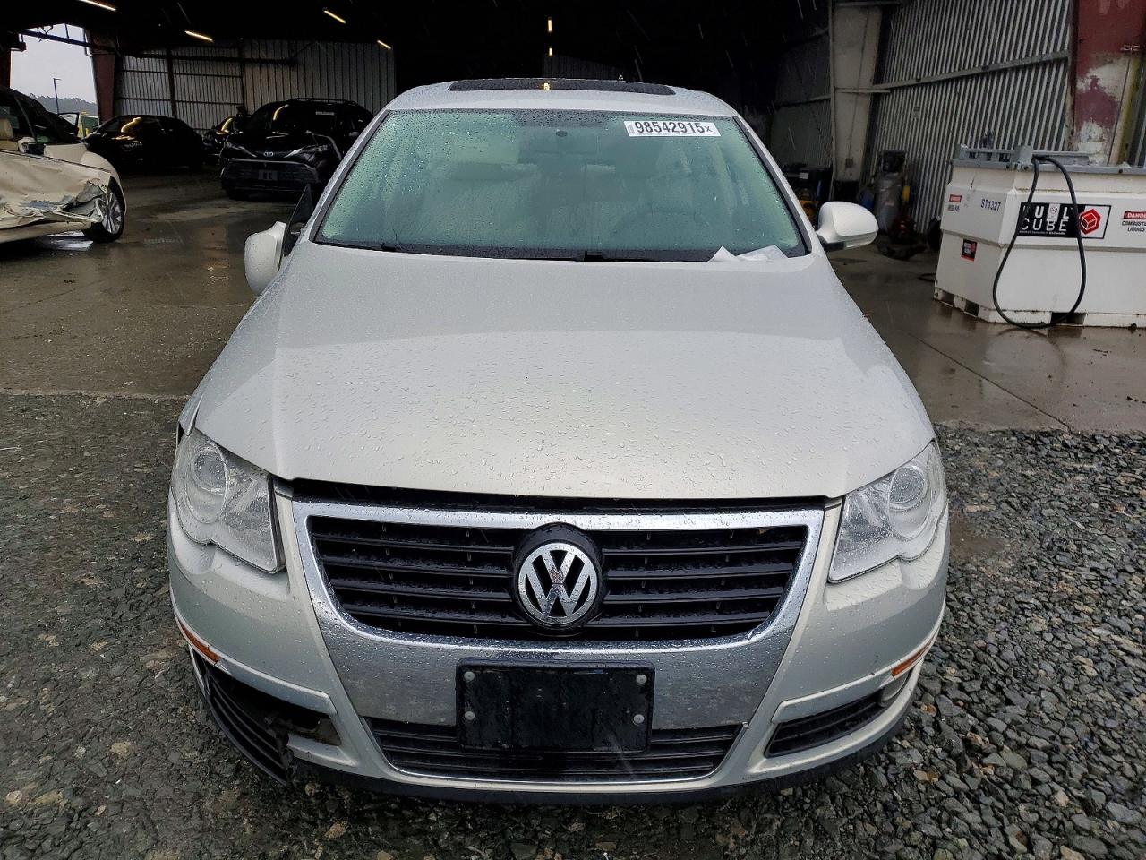 2010 VOLKSWAGEN PASSAT KOMFORT photo 13