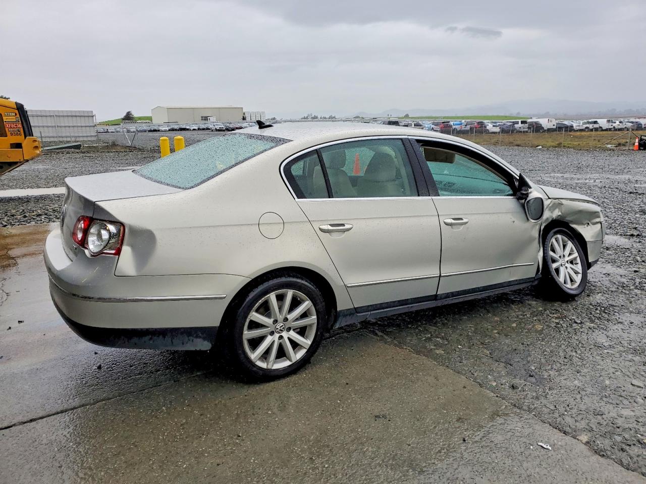 2010 VOLKSWAGEN PASSAT KOMFORT photo 7