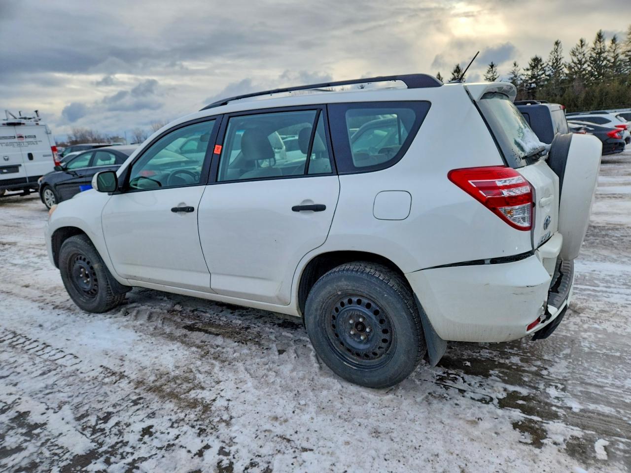 2011 TOYOTA RAV4 photo 2