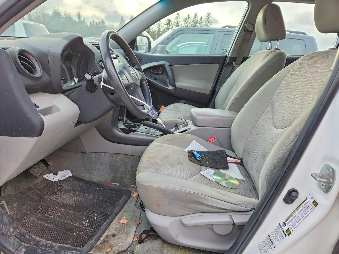 2011 TOYOTA RAV4 photo 7