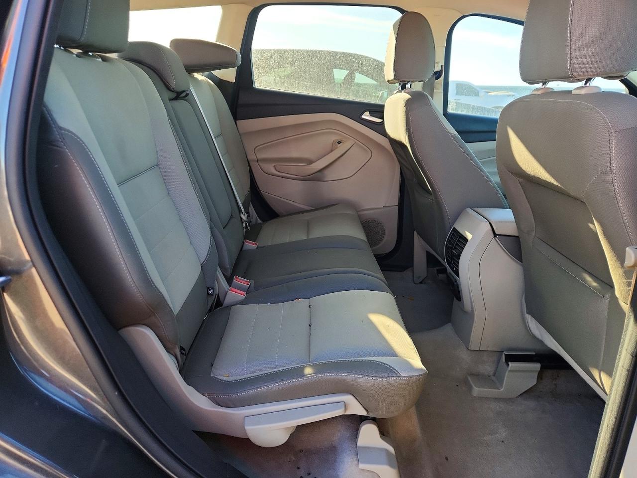 2015 FORD ESCAPE SE photo 28