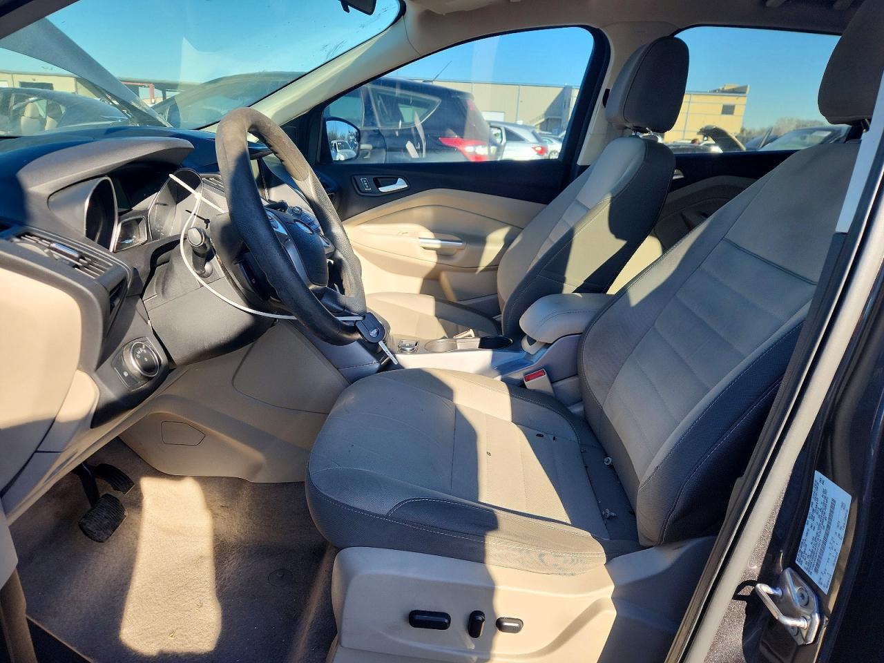 2015 FORD ESCAPE SE photo 19