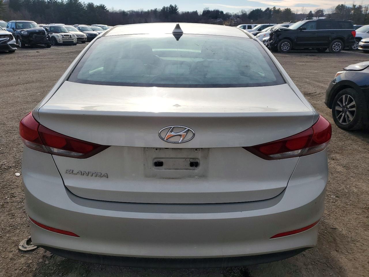 2017 HYUNDAI ELANTRA SE photo 6