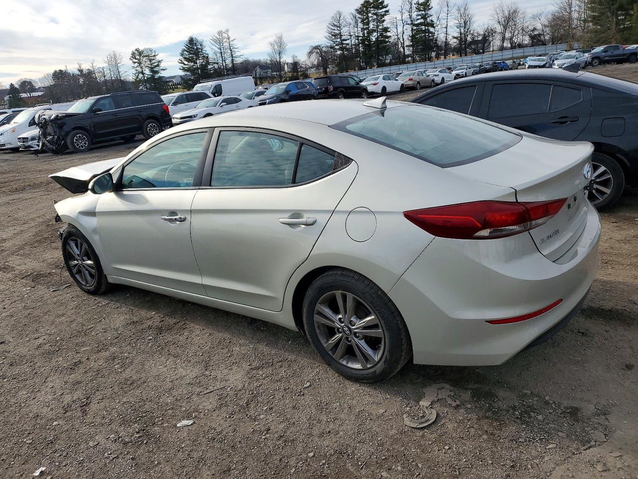 2017 HYUNDAI ELANTRA SE photo 2