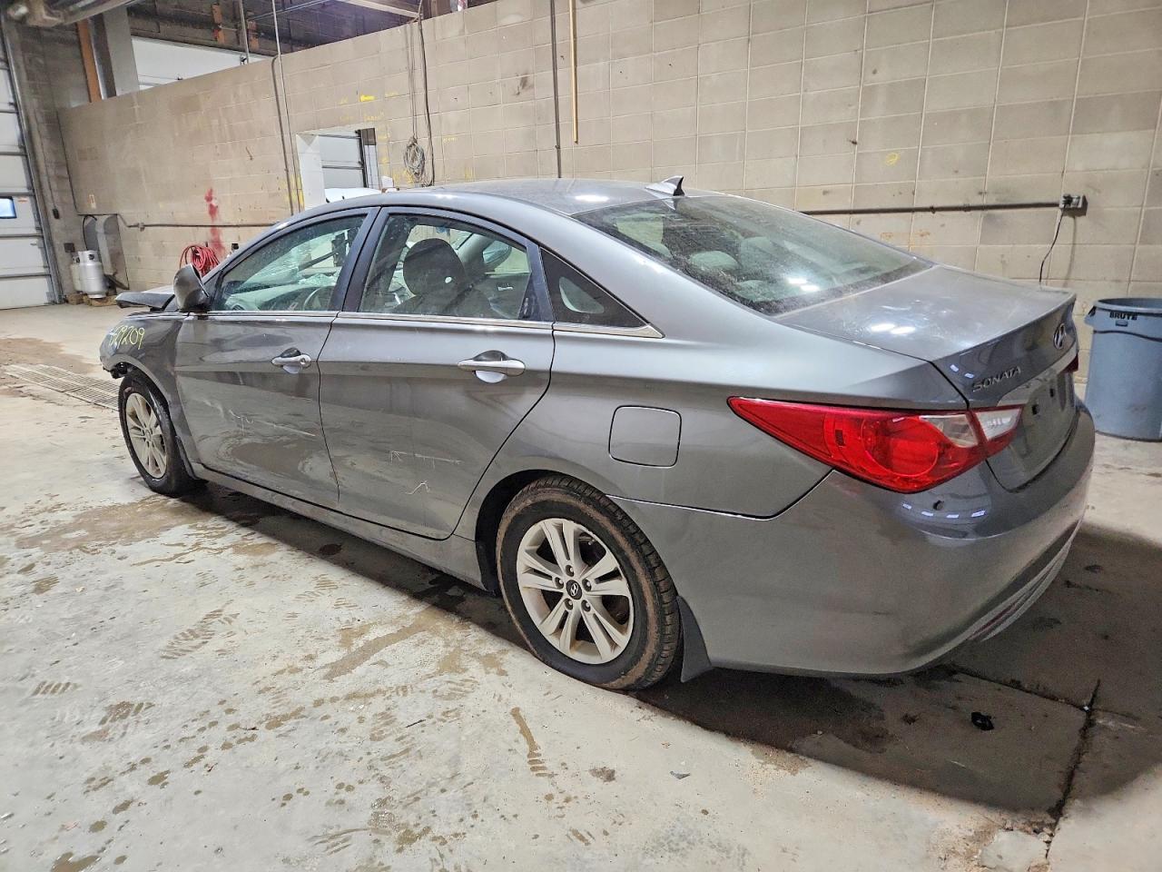 2013 HYUNDAI SONATA GLS photo 2