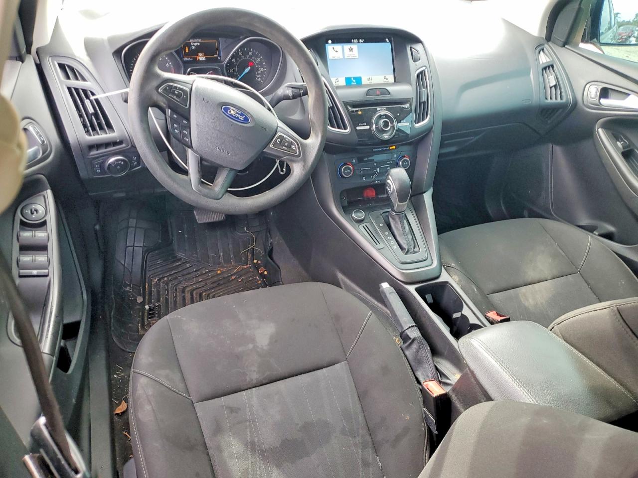 2017 FORD FOCUS SEL photo 8