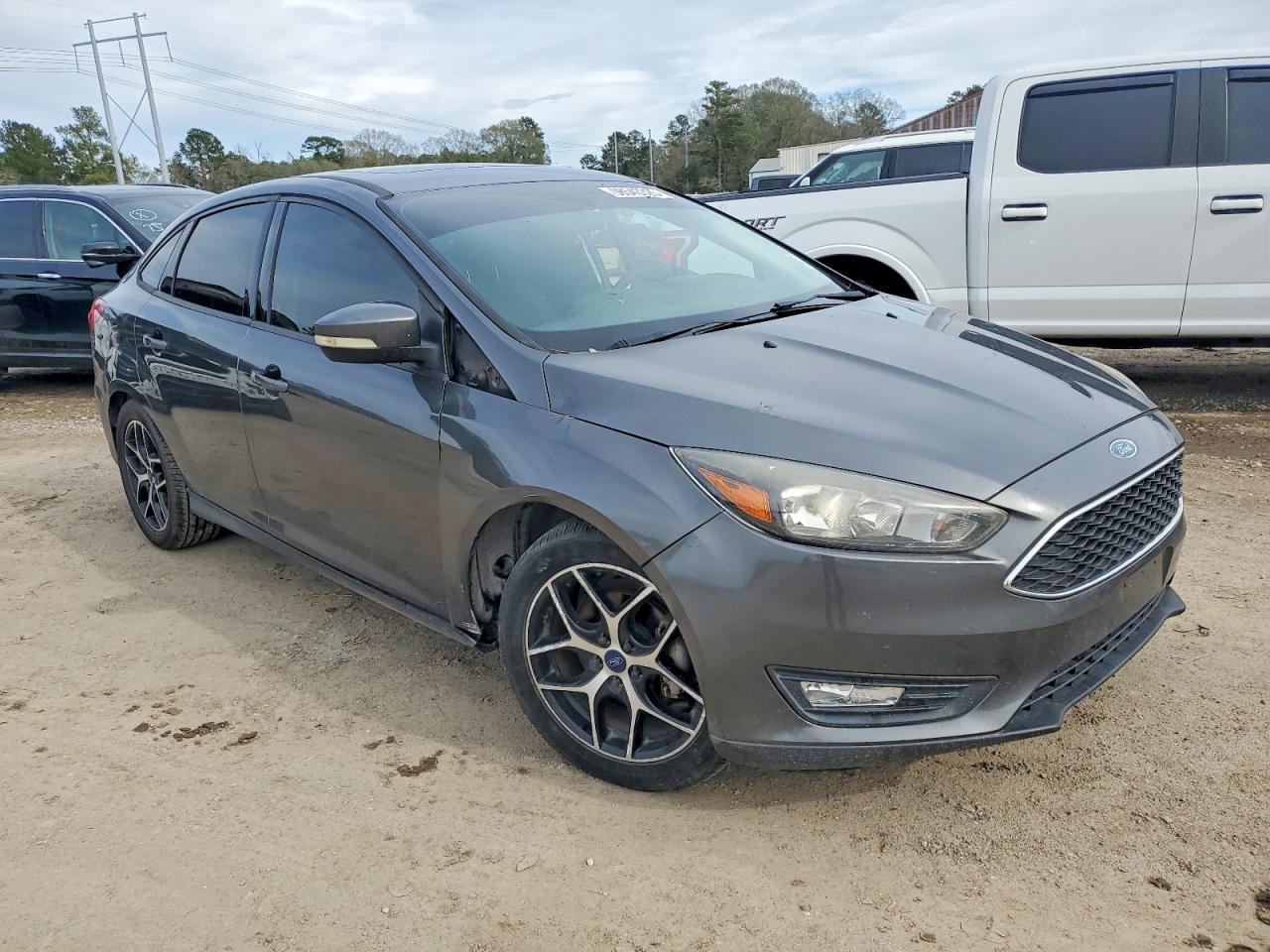 2017 FORD FOCUS SEL photo 4
