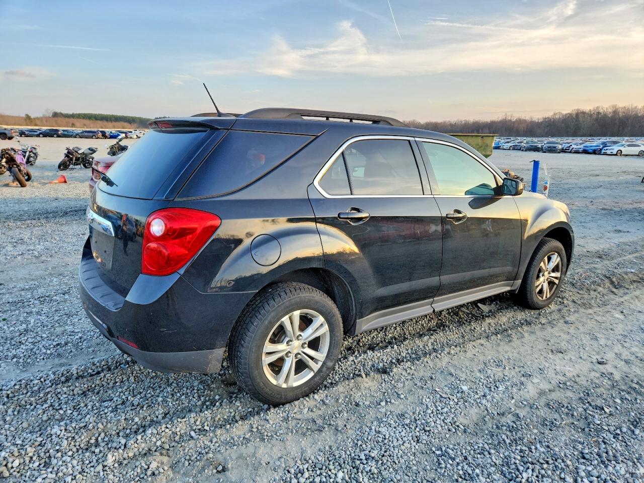2013 CHEVROLET EQUINOX photo 5