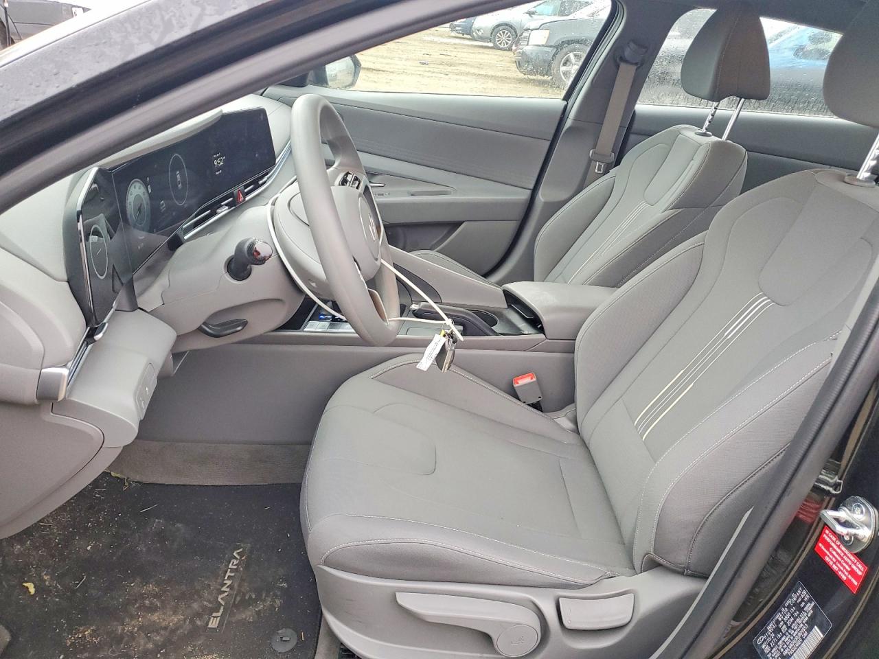 2024 HYUNDAI ELANTRA SEL photo 19