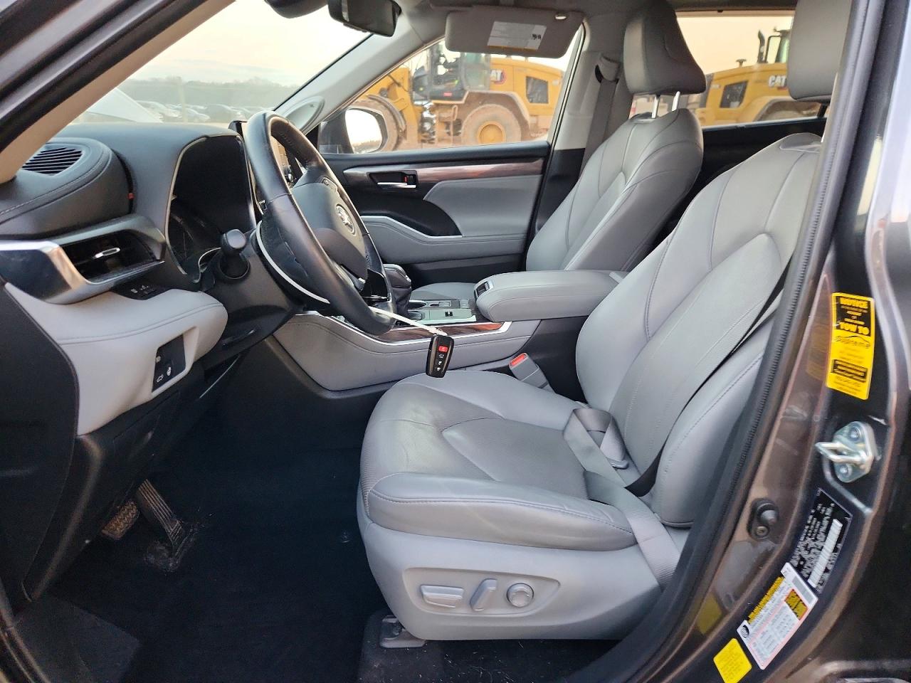 2021 TOYOTA HIGHLANDER LIMITED photo 7