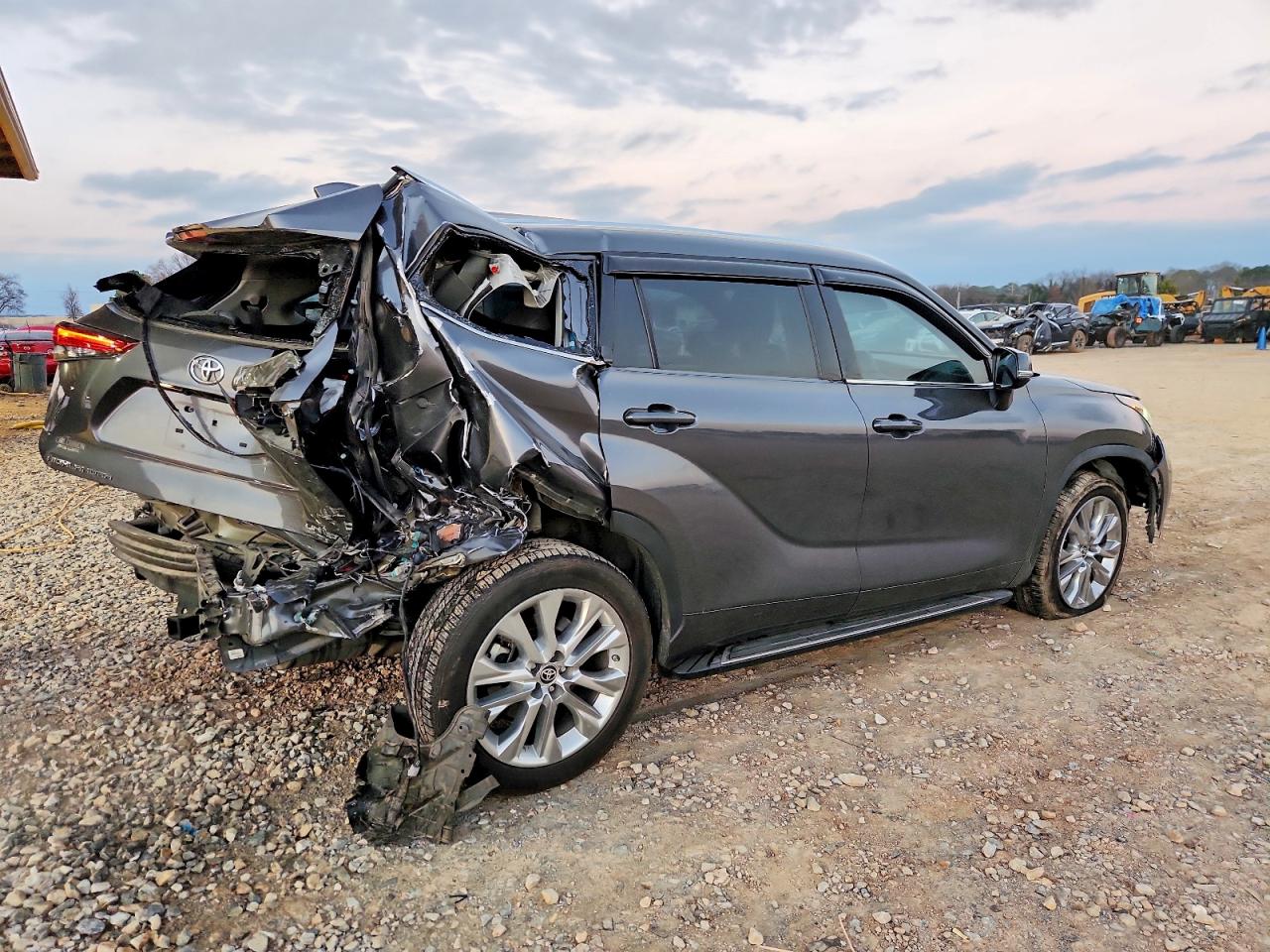 2021 TOYOTA HIGHLANDER LIMITED photo 3