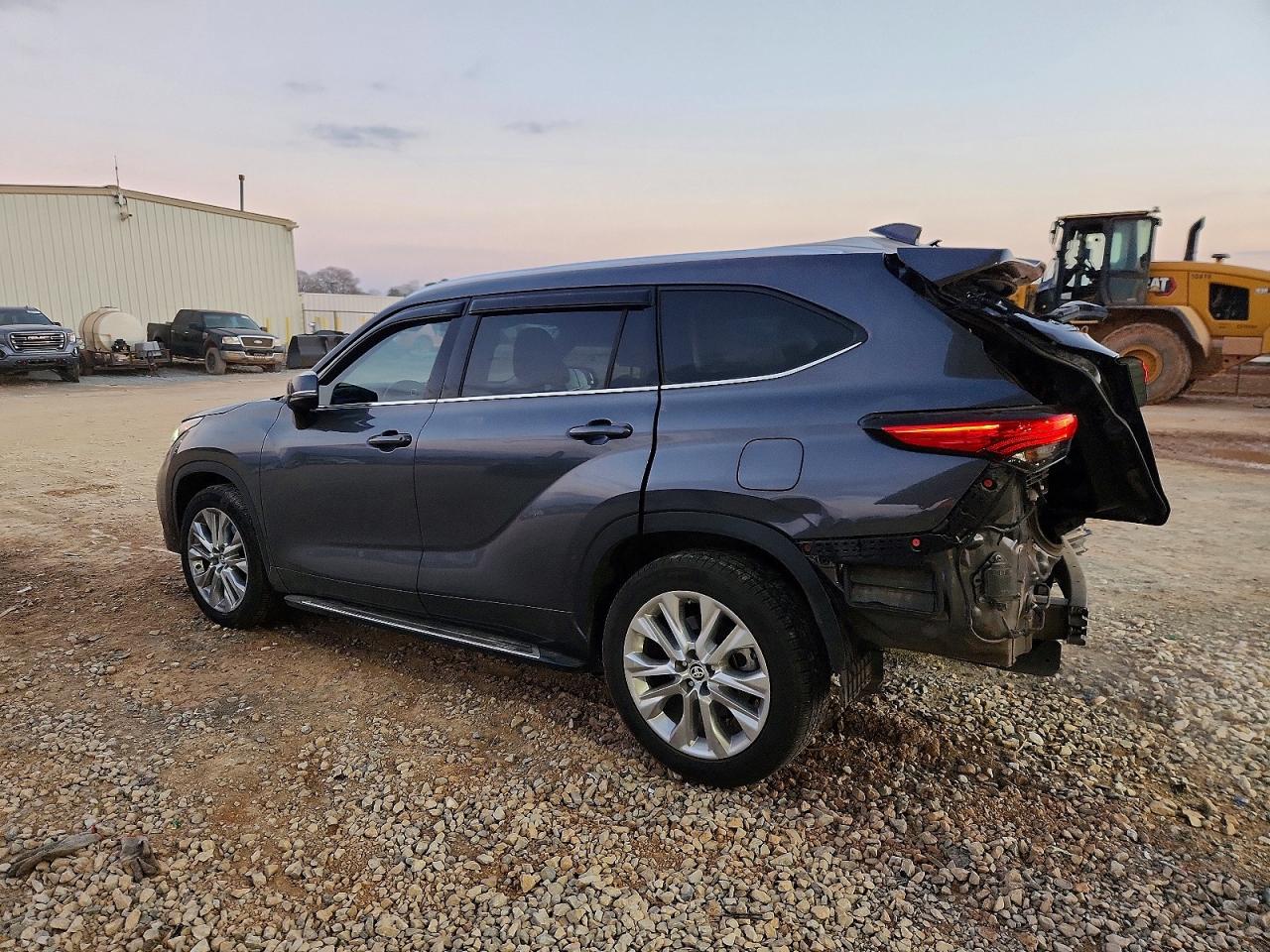 2021 TOYOTA HIGHLANDER LIMITED photo 2