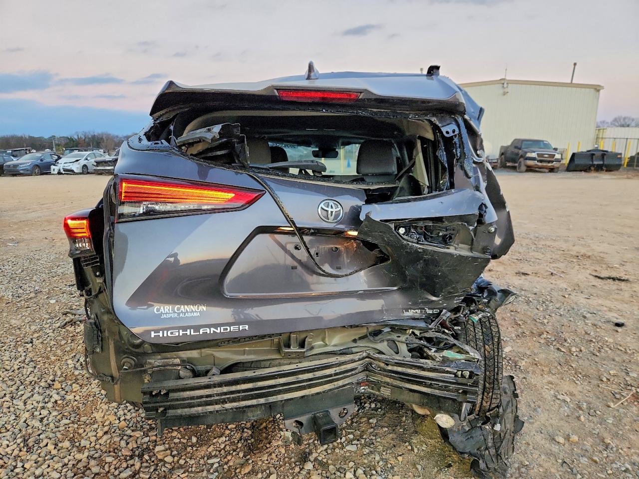 2021 TOYOTA HIGHLANDER LIMITED photo 6